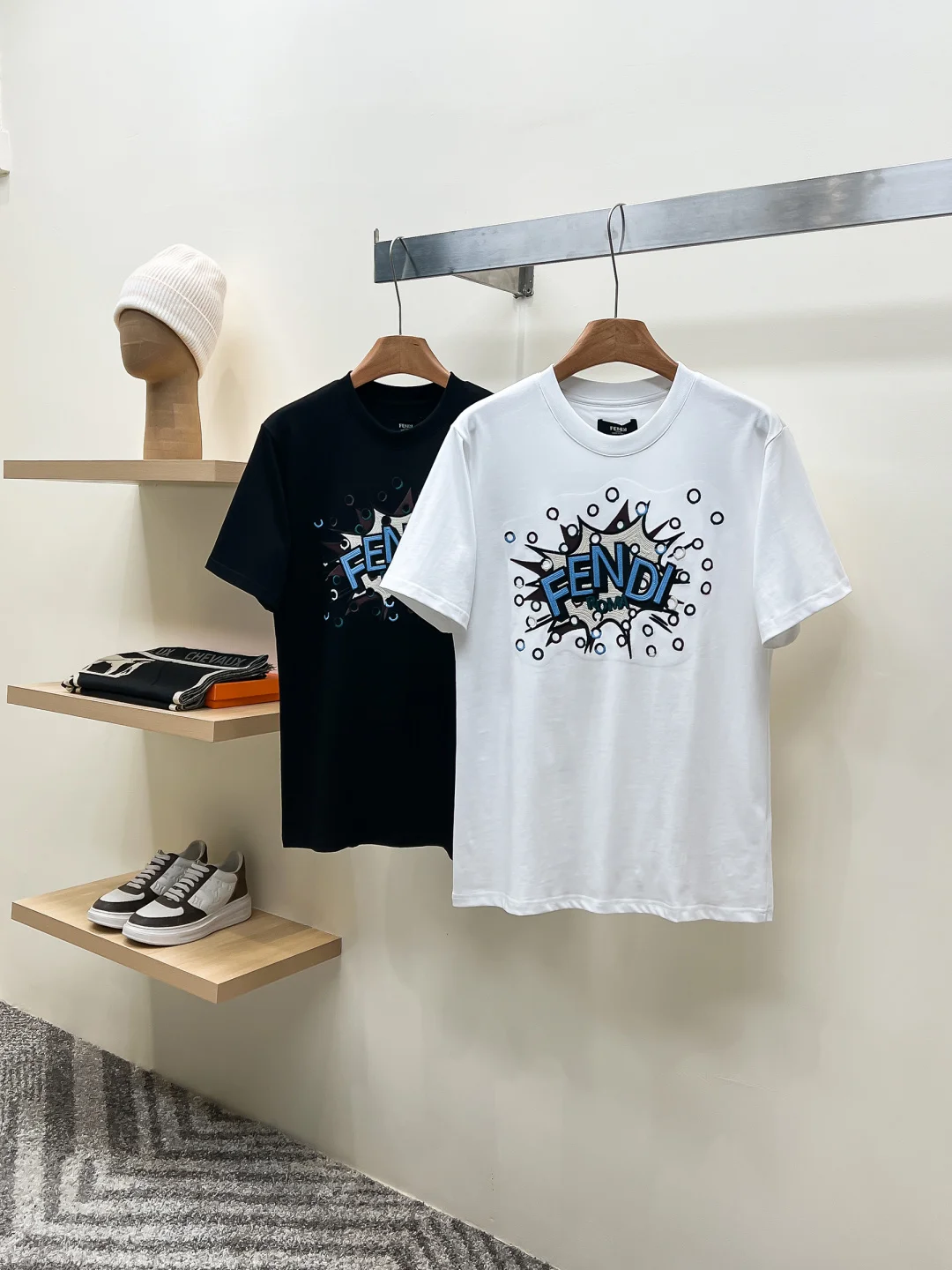 Fendi Fashion Casual Round Neck Short Sleeve T-Shirt Fendi Fashion Casual Round Neck Short Sleeve T-Shirt