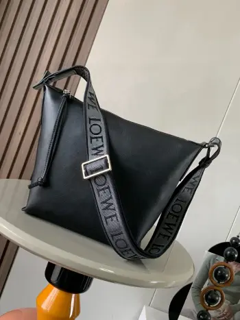 9026 One-Shoulder Underarm Crossbody Bag Women s Crossbody Bag Replica Loewe womens bags
