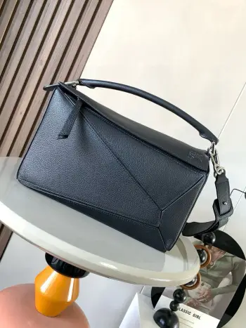 9017 Lychee Pattern Cowhide Handbag Women s Crossbody Bag Replica Loewe womens bags
