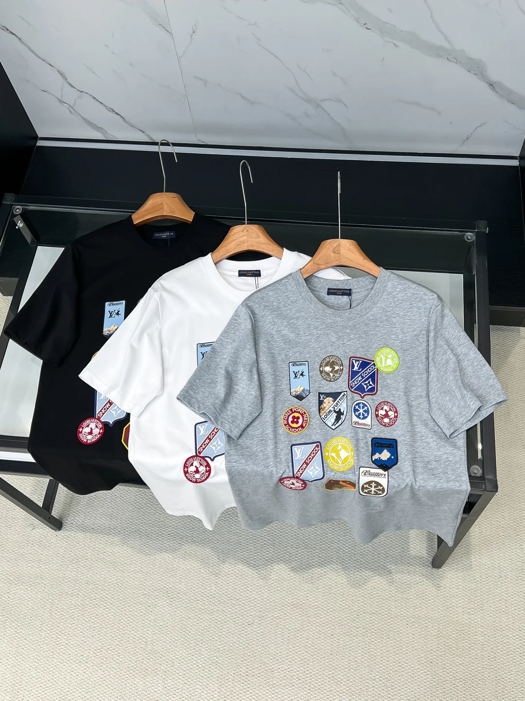 Louis Vuitton Men s Casual Short Sleeve T-Shirt Louis Vuitton Men s Casual Short Sleeve T-Shirt