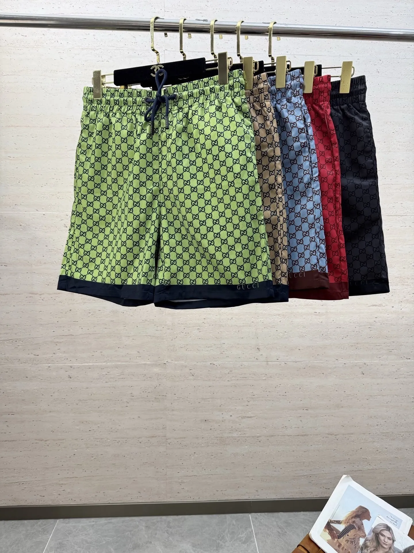 Gucci Drawstring versatile men s casual sports shorts five-point pants