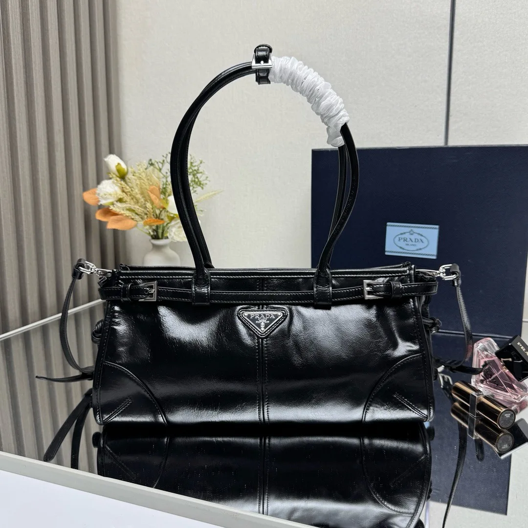 Prada 1BA426 Simple and Elegant Handbag Women s Crossbody Bag Prada 1BA426 Simple and Elegant Handbag Women s Crossbody Bag