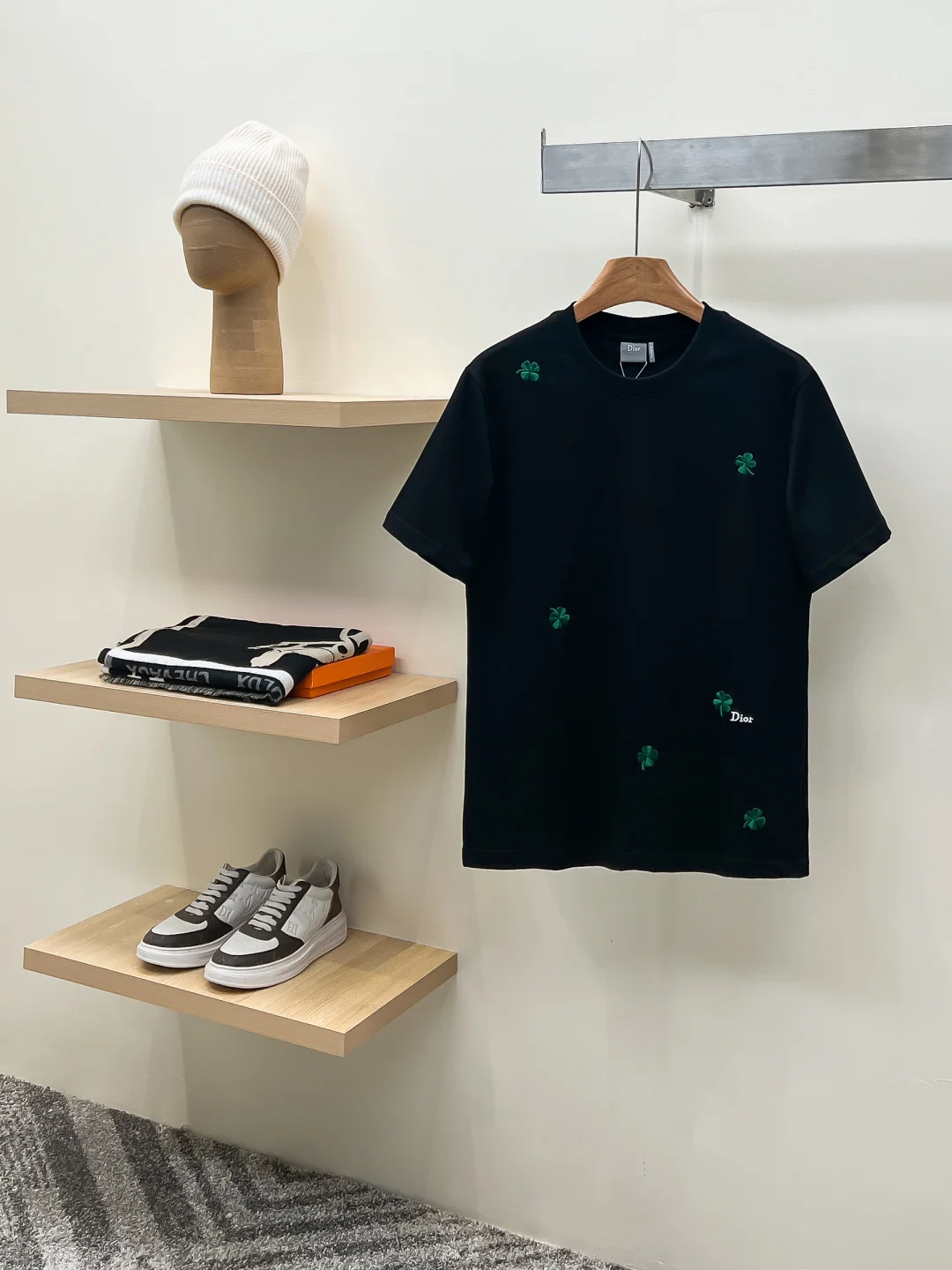 Dior Four-leaf clover short-sleeve round-neck T-shirt