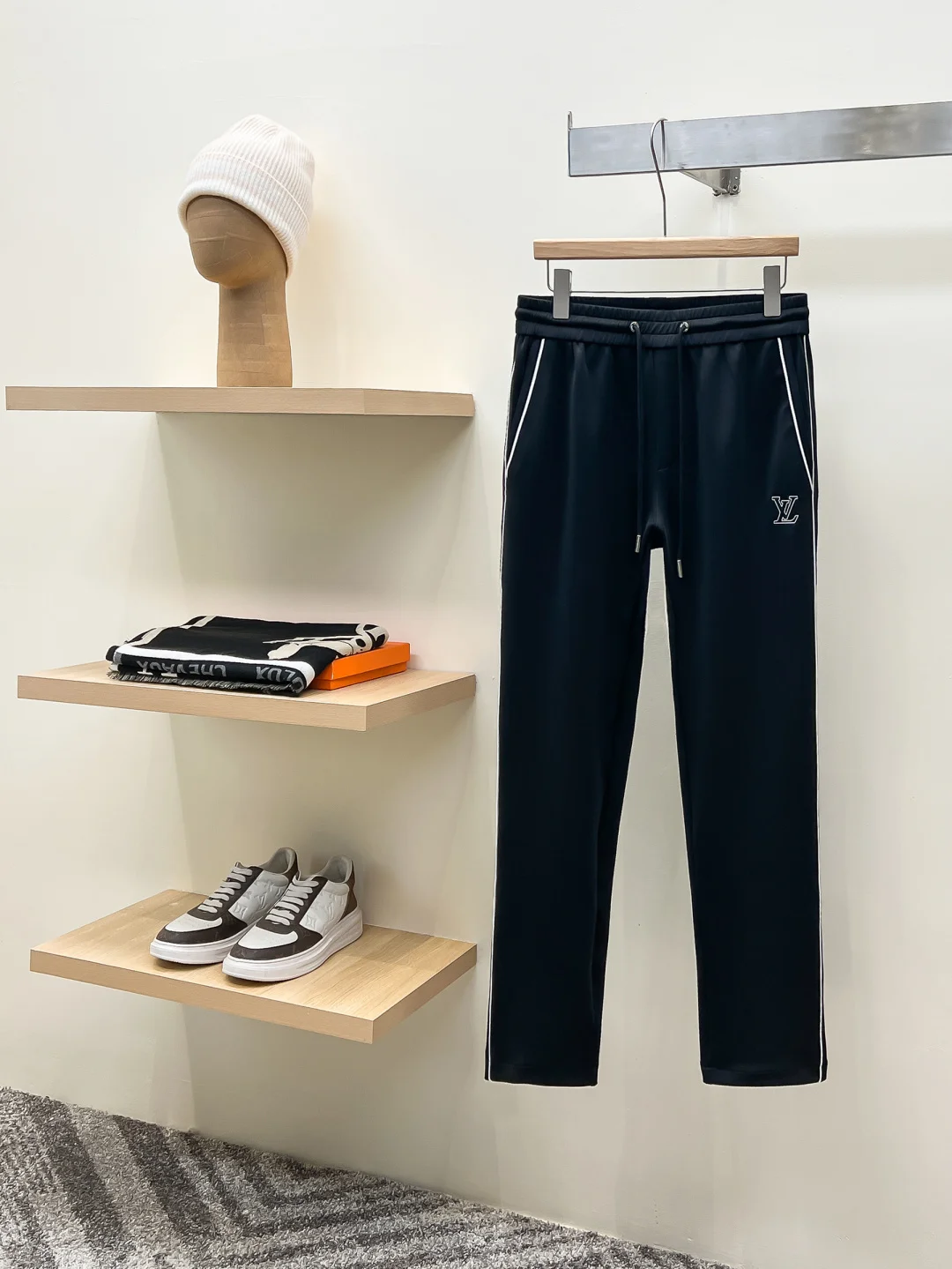 Louis Vuitton New Men s Combed Cotton Blend Casual Pants Louis Vuitton New Men s Combed Cotton Blend Casual Pants