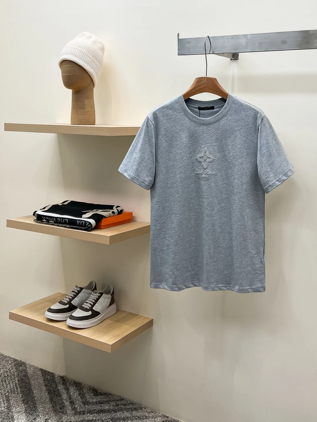 Louis Vuitton Latest couple short-sleeve T-shirts