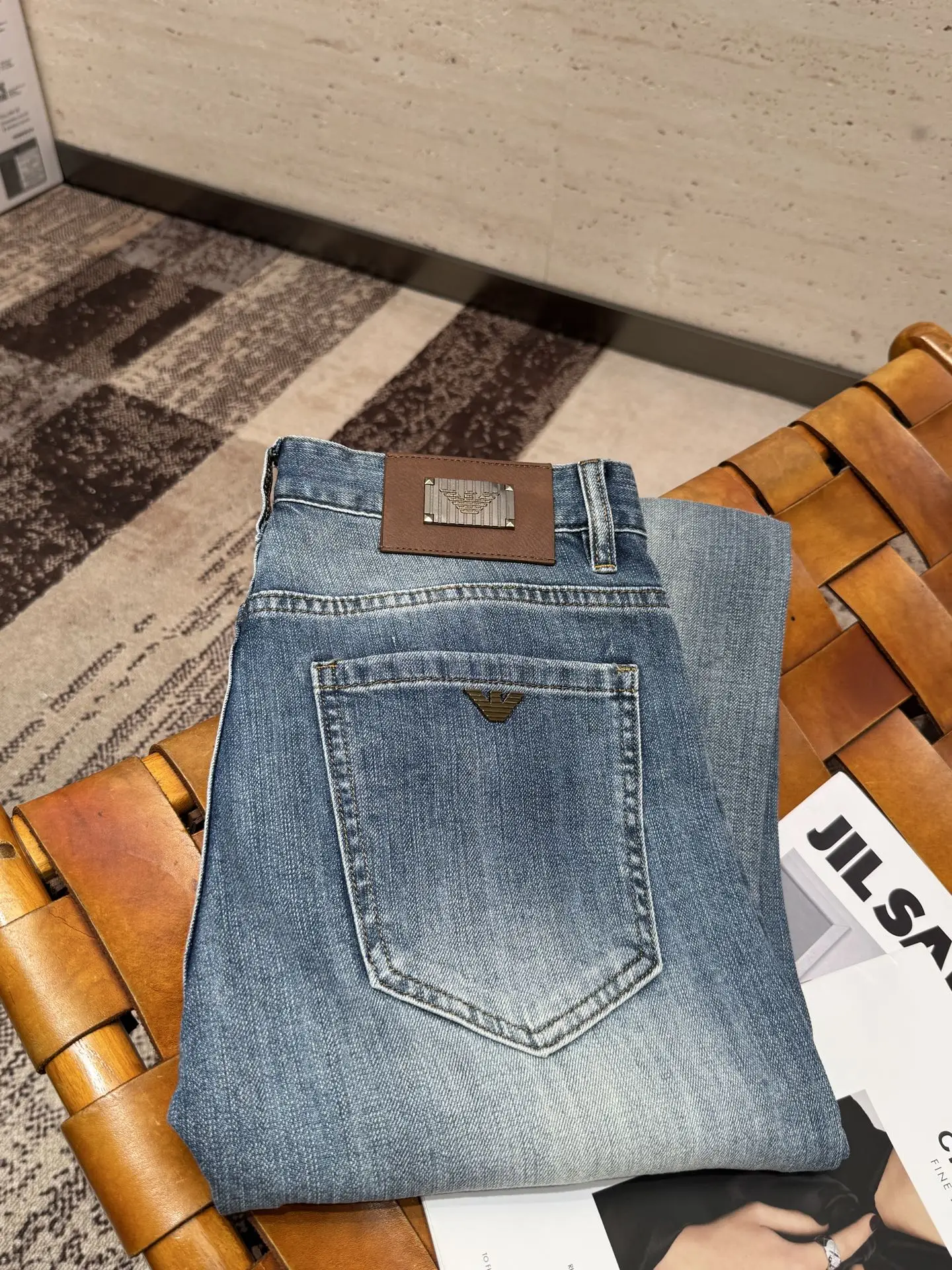 Armani Spring and summer men s straight-leg jeans Armani Spring and summer men s straight-leg jeans