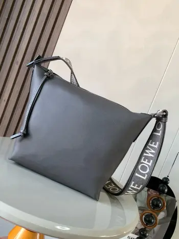 9026 One-Shoulder Underarm Crossbody Bag Women s Crossbody Bag Replica Loewe womens bags