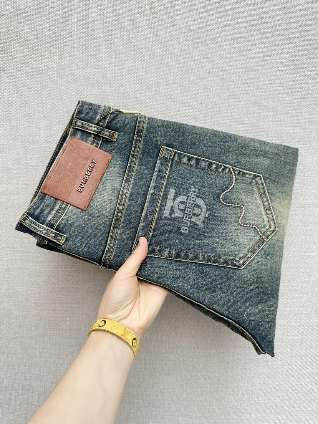 Burberry Letter Pattern Washed Denim Pants Burberry Letter Pattern Washed Denim Pants