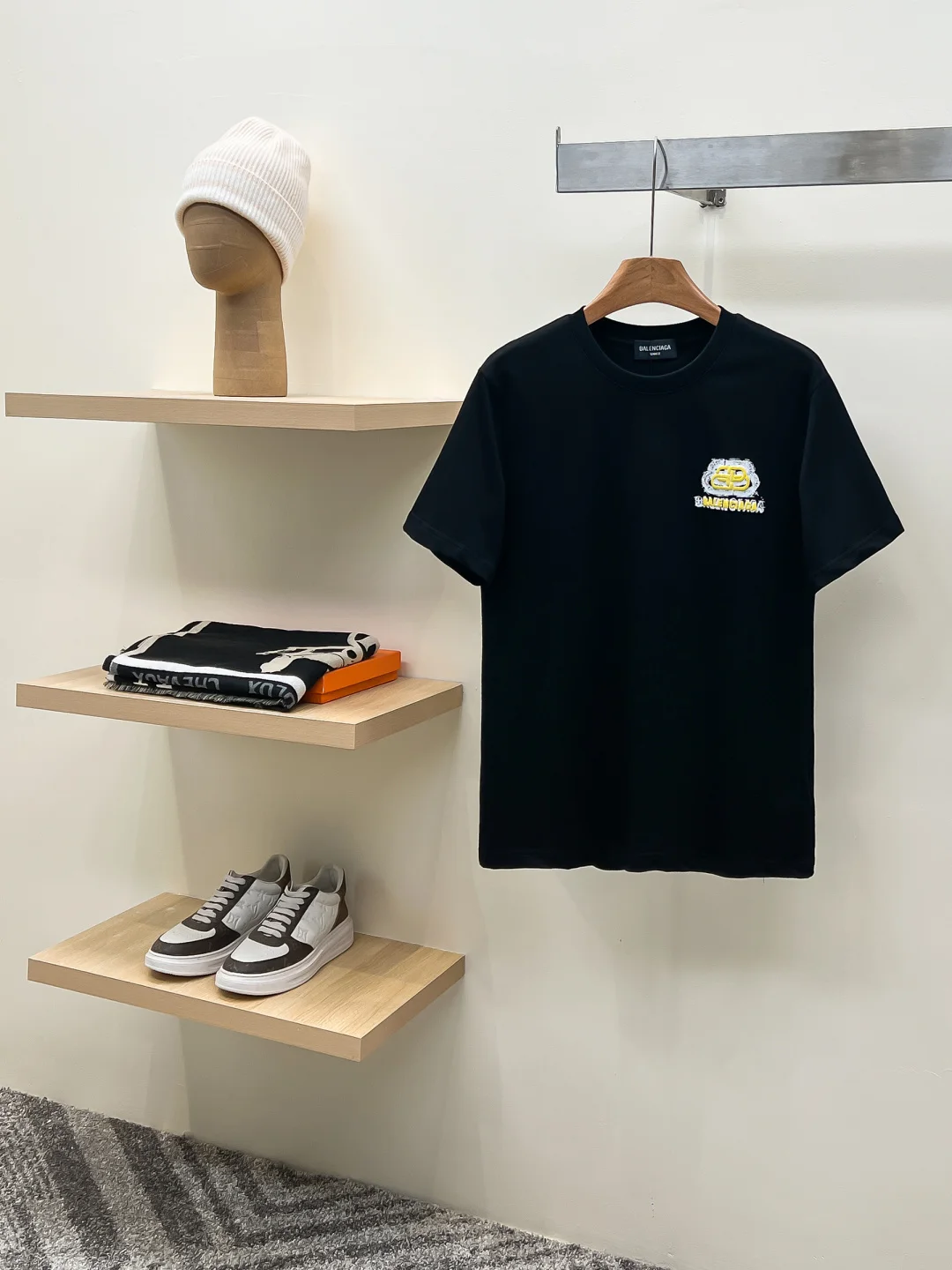 Balenciaga War Horse Series Short Sleeve Round Neck T-Shirt Balenciaga War Horse Series Short Sleeve Round Neck T-Shirt