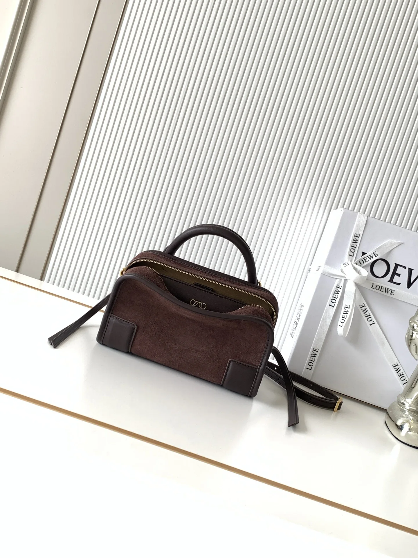 Loewe 9175 Mini Soft Cowhide Leather Handbag Women s Crossbody Bag Loewe 9175 Mini Soft Cowhide Leather Handbag Women s Crossbody Bag
