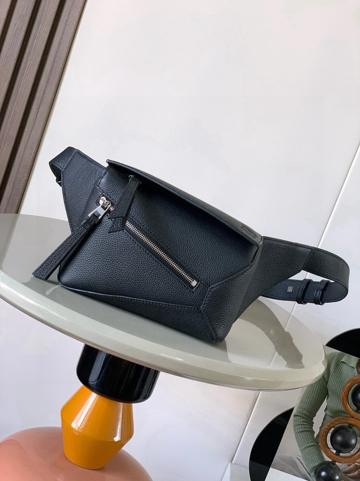 Loewe 9114 Small Classic Cowhide Leather Waist Bag Waist Bag