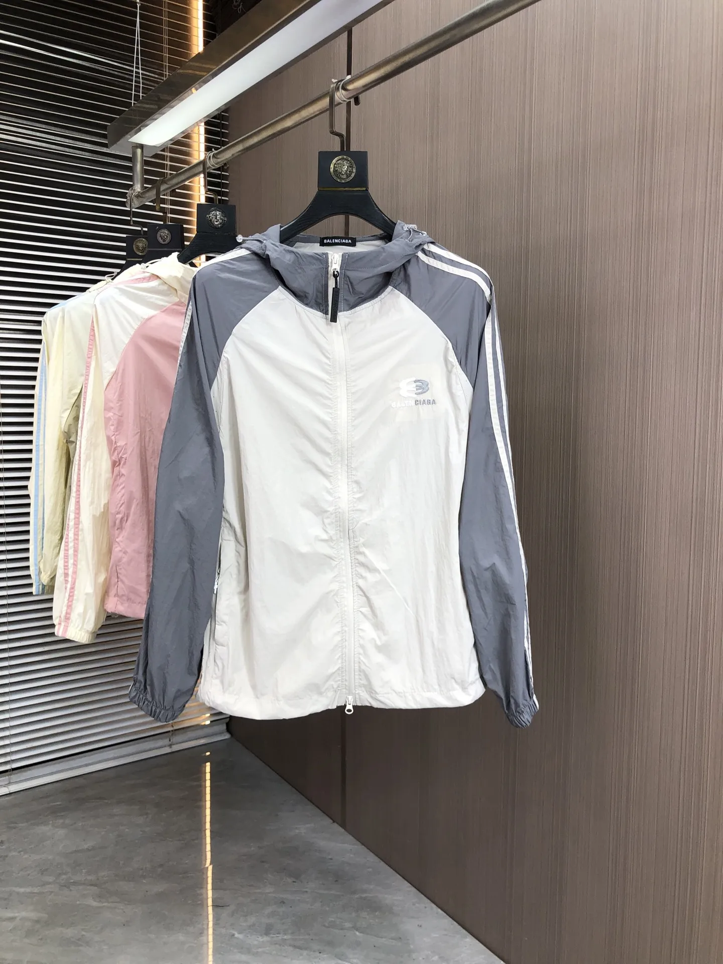 Balenciaga Imported fabric hooded sun protection clothing Balenciaga Imported fabric hooded sun protection clothing