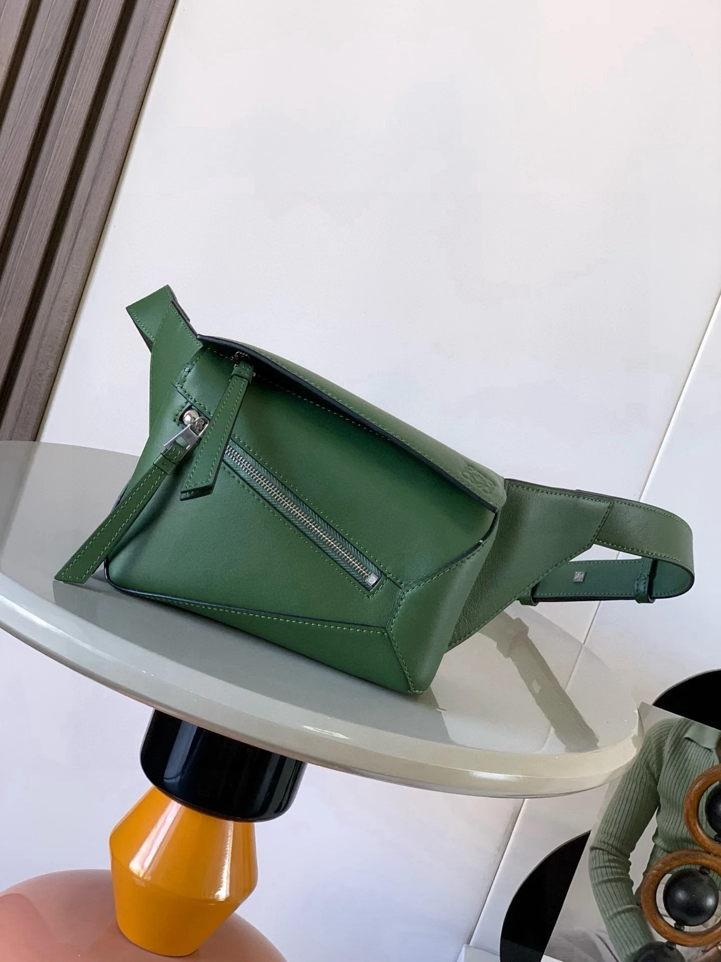 Loewe 9114 Small Classic Cowhide Leather Waist Bag Waist Bag Loewe 9114 Small Classic Cowhide Leather Waist Bag Waist Bag