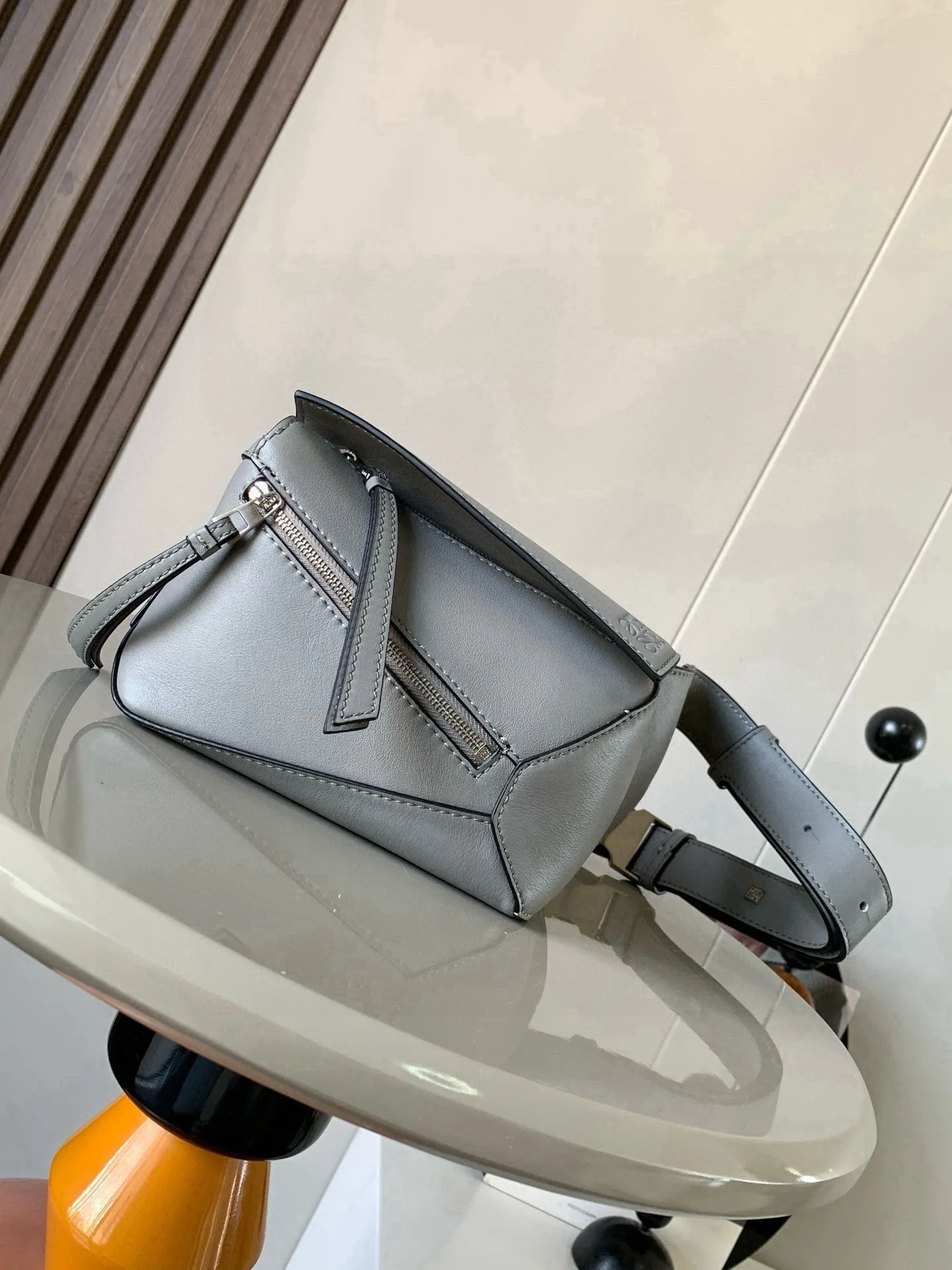 Loewe 9114 Small Classic Cowhide Leather Waist Bag Waist Bag