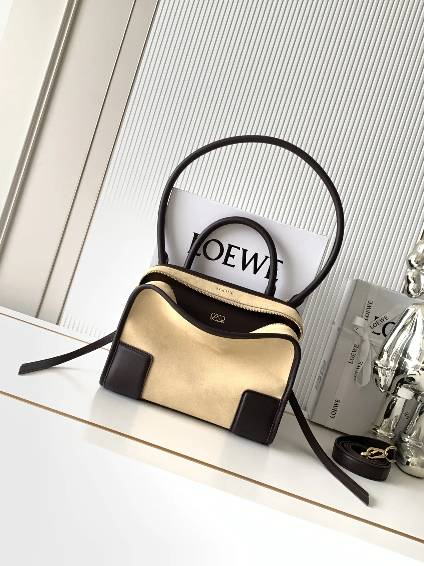 Loewe 9174 Mini Soft Cowhide Leather Handbag Women s Crossbody Bag Loewe 9174 Mini Soft Cowhide Leather Handbag Women s Crossbody Bag