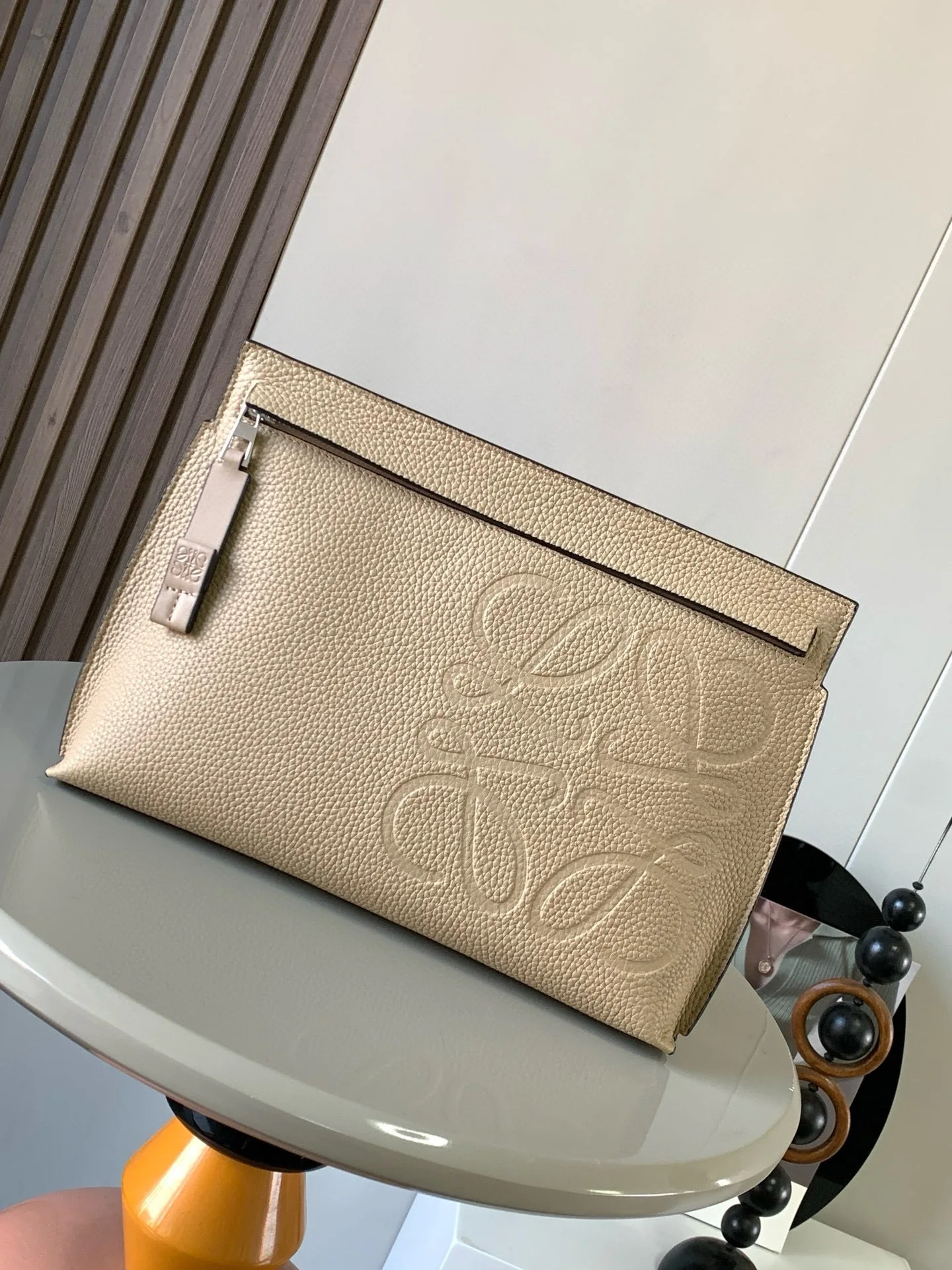 Loewe 9116 grain cowhide leather clutch women s crossbody bag Loewe 9116 grain cowhide leather clutch women s crossbody bag
