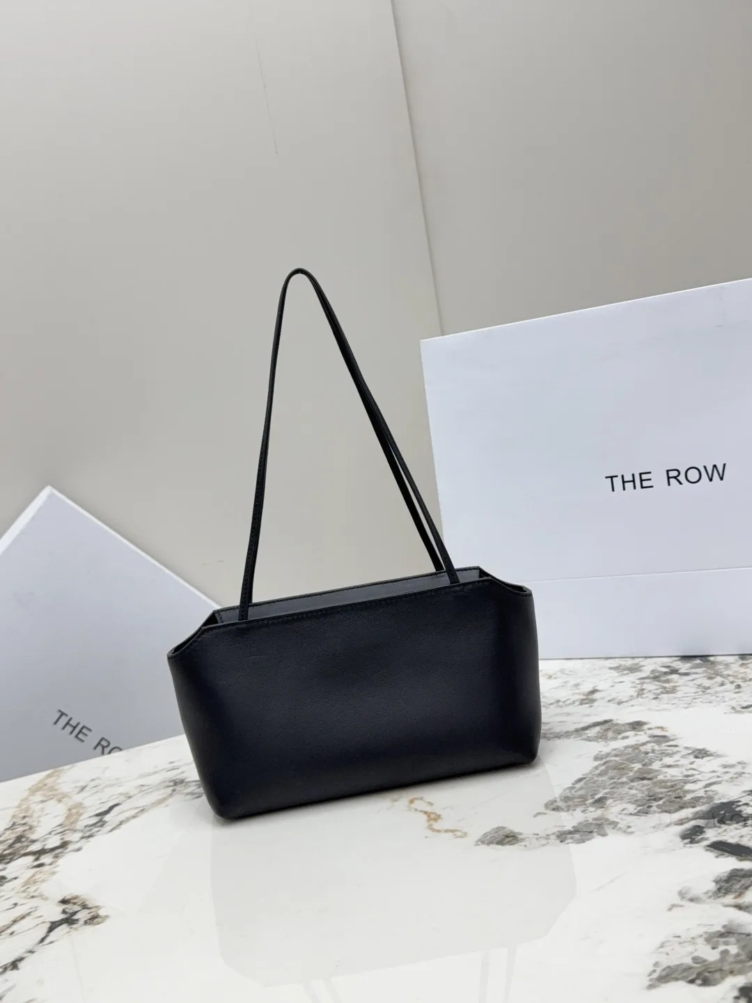 THE ROW T2033 Latest Lambskin Bag Women s Shoulder Bag THE ROW T2033 Latest Lambskin Bag Women s Shoulder Bag