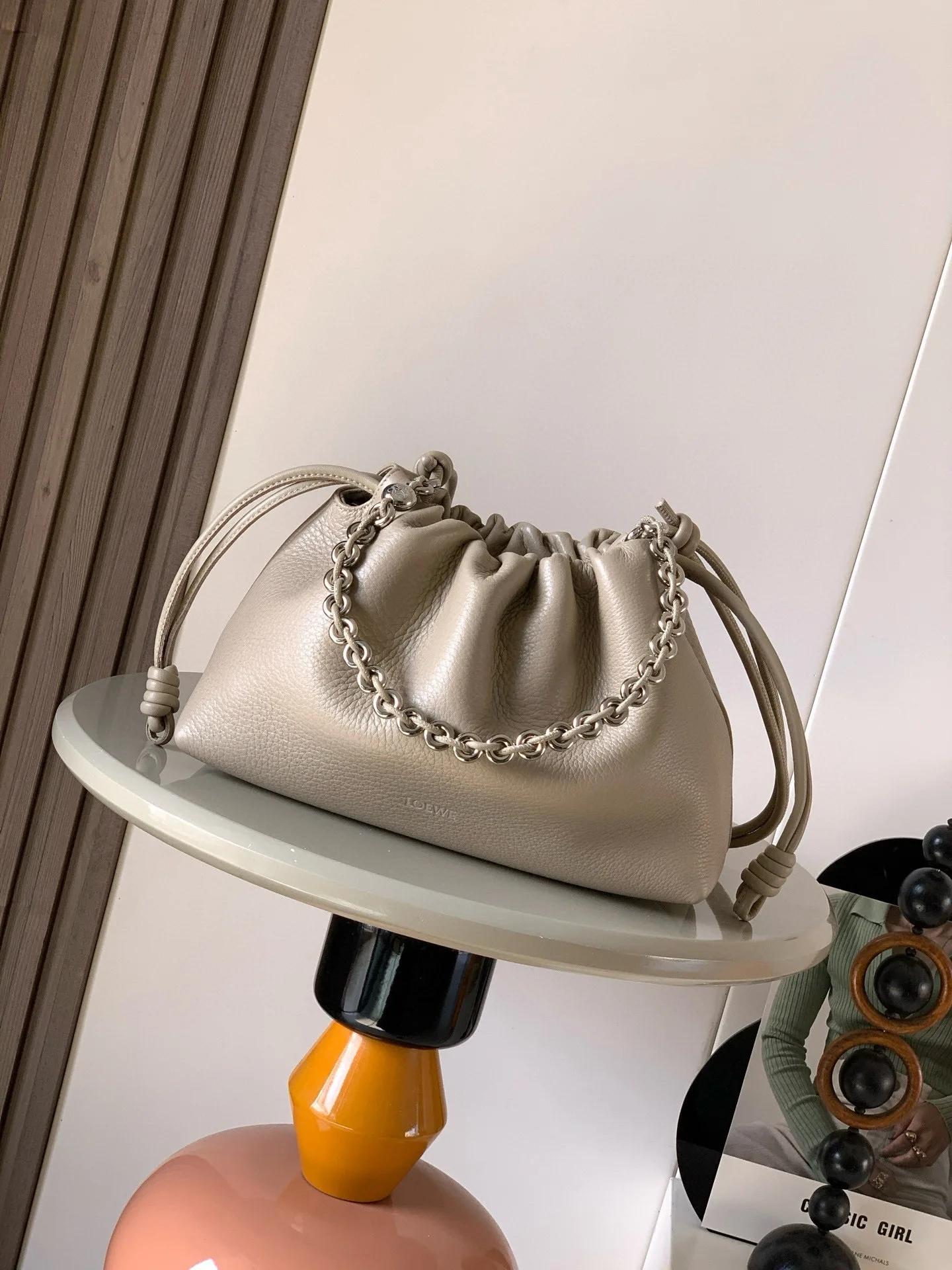 Loewe 9057 Medium-sized Deerskin Leather Clutch Bag Women s Shoulder Bag