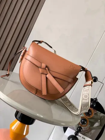 9004 Letter Wide Shoulder Strap Saddle Bag Women s Crossbody Bag Replica Loewe womens bags