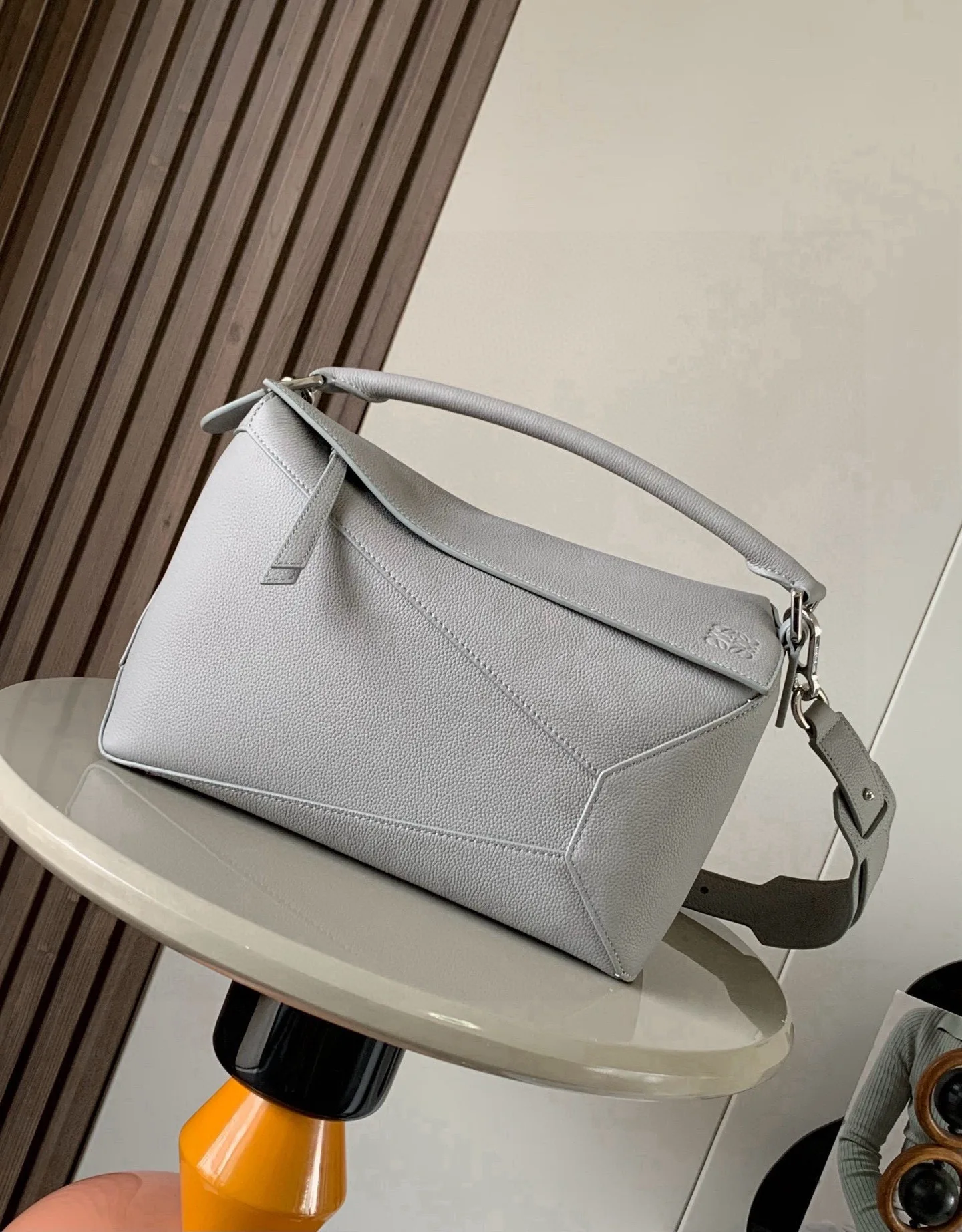 Loewe 9312 Hot-selling geometric bag women s crossbody bag Loewe 9312 Hot-selling geometric bag women s crossbody bag