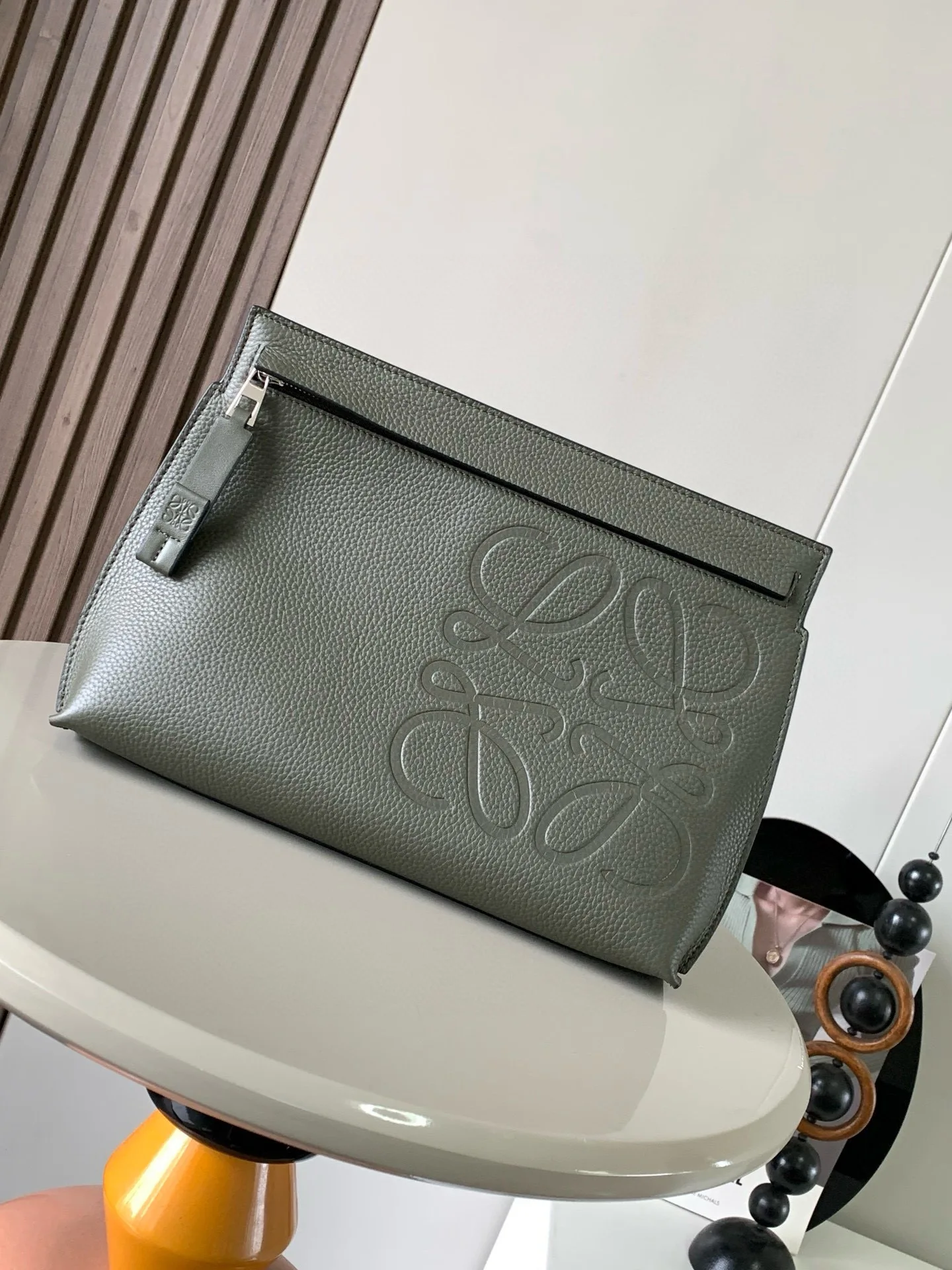 Loewe 9116 grain cowhide leather handbag women s crossbody bag Loewe 9116 grain cowhide leather handbag women s crossbody bag