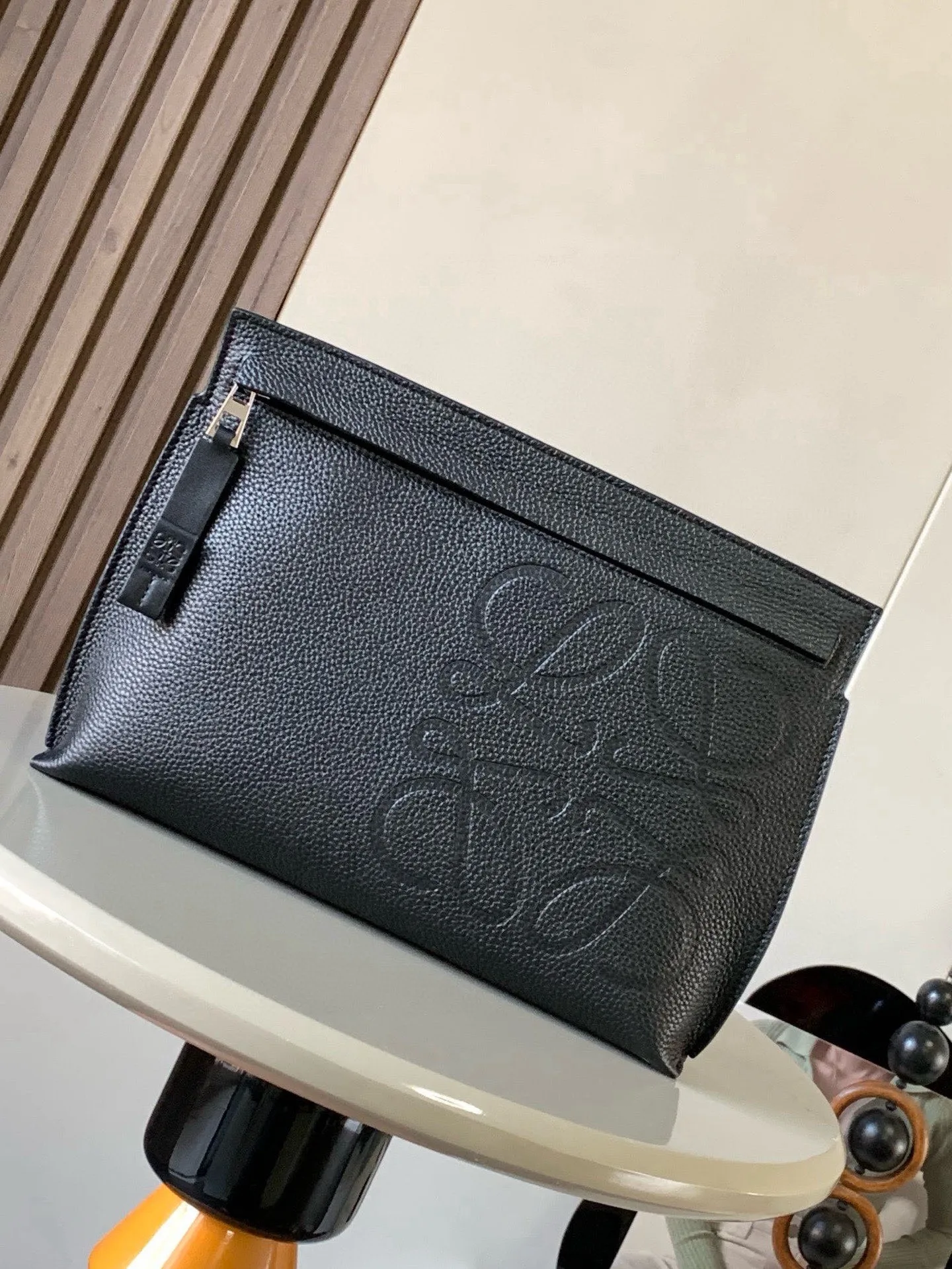 Loewe 9116 grain cowhide leather clutch women s crossbody bag Loewe 9116 grain cowhide leather clutch women s crossbody bag