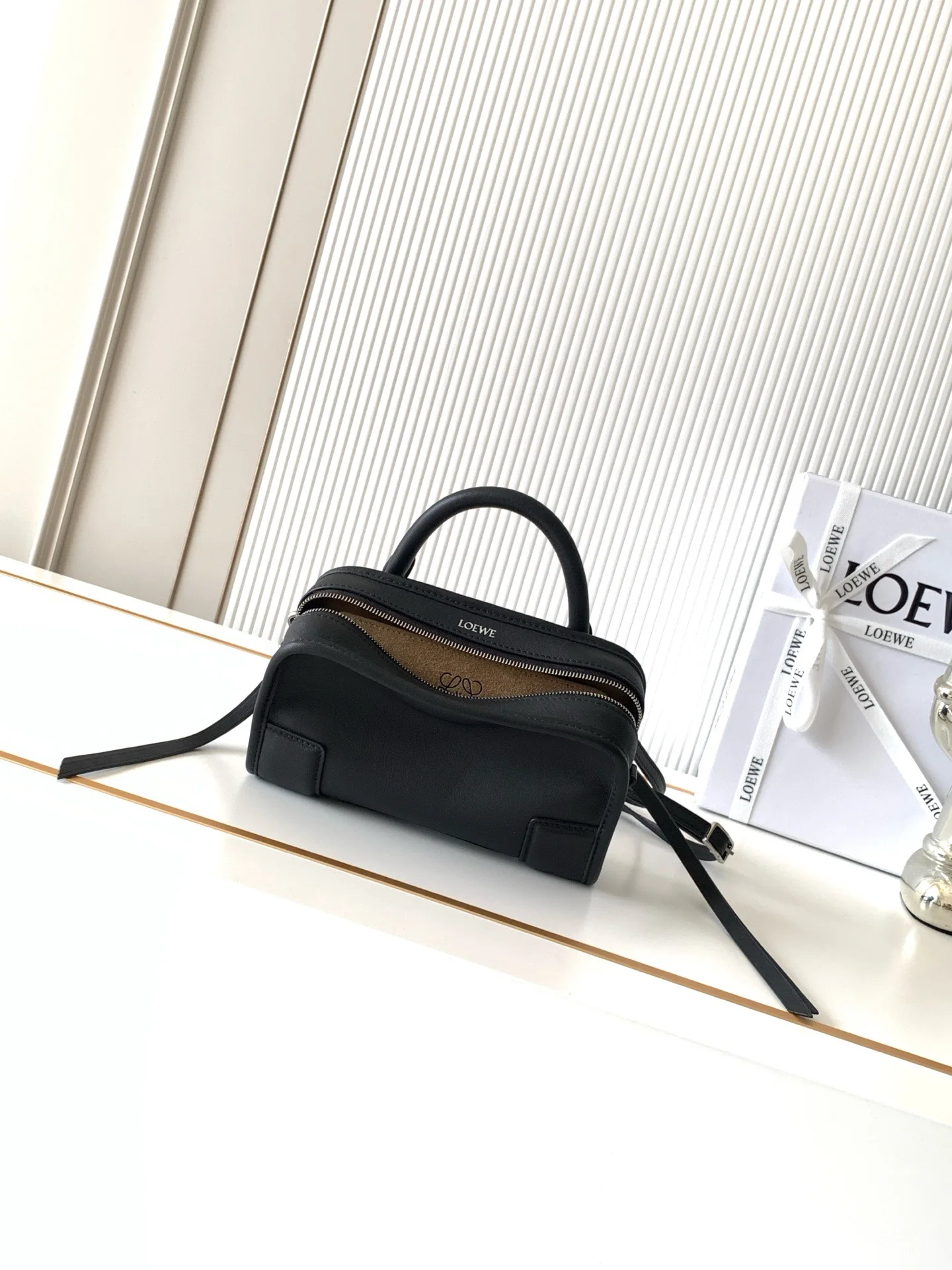 Loewe 9175 Mini Suede Leather Handbag Women s Crossbody Bag Loewe 9175 Mini Suede Leather Handbag Women s Crossbody Bag