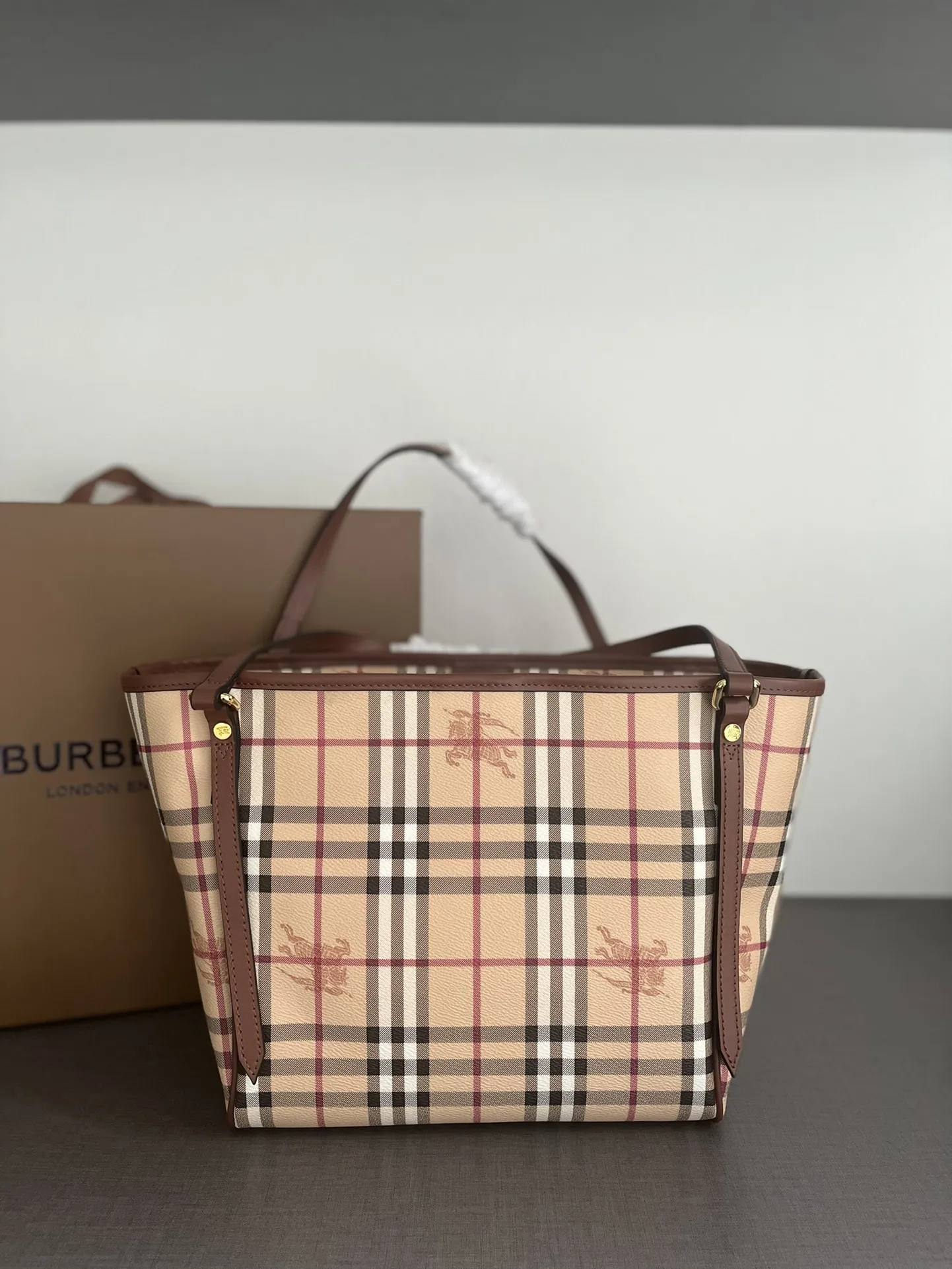 Burberry Mother and child bag shopping bag women s shoulder bag Burberry Mother and child bag shopping bag women s shoulder bag