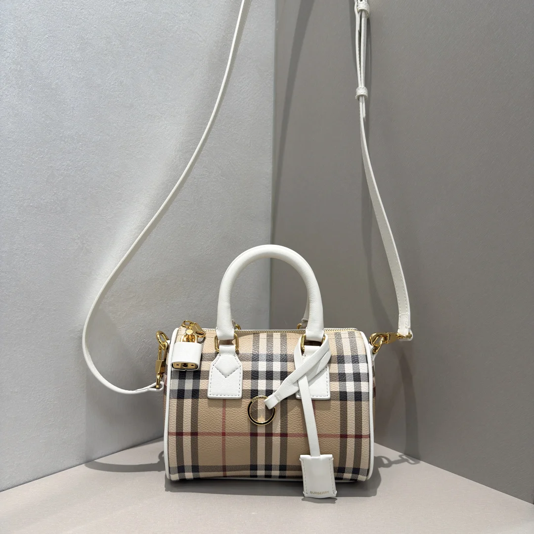 Burberry 4962 Boston handbag women s crossbody bag Burberry 4962 Boston handbag women s crossbody bag