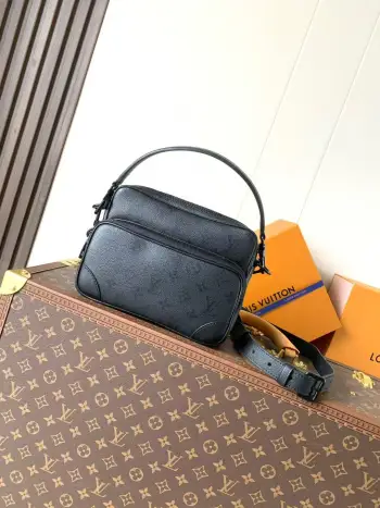 M26783 Medium Messenger Bag Men s Crossbody Bag Replica Louis Vuitton mens bags