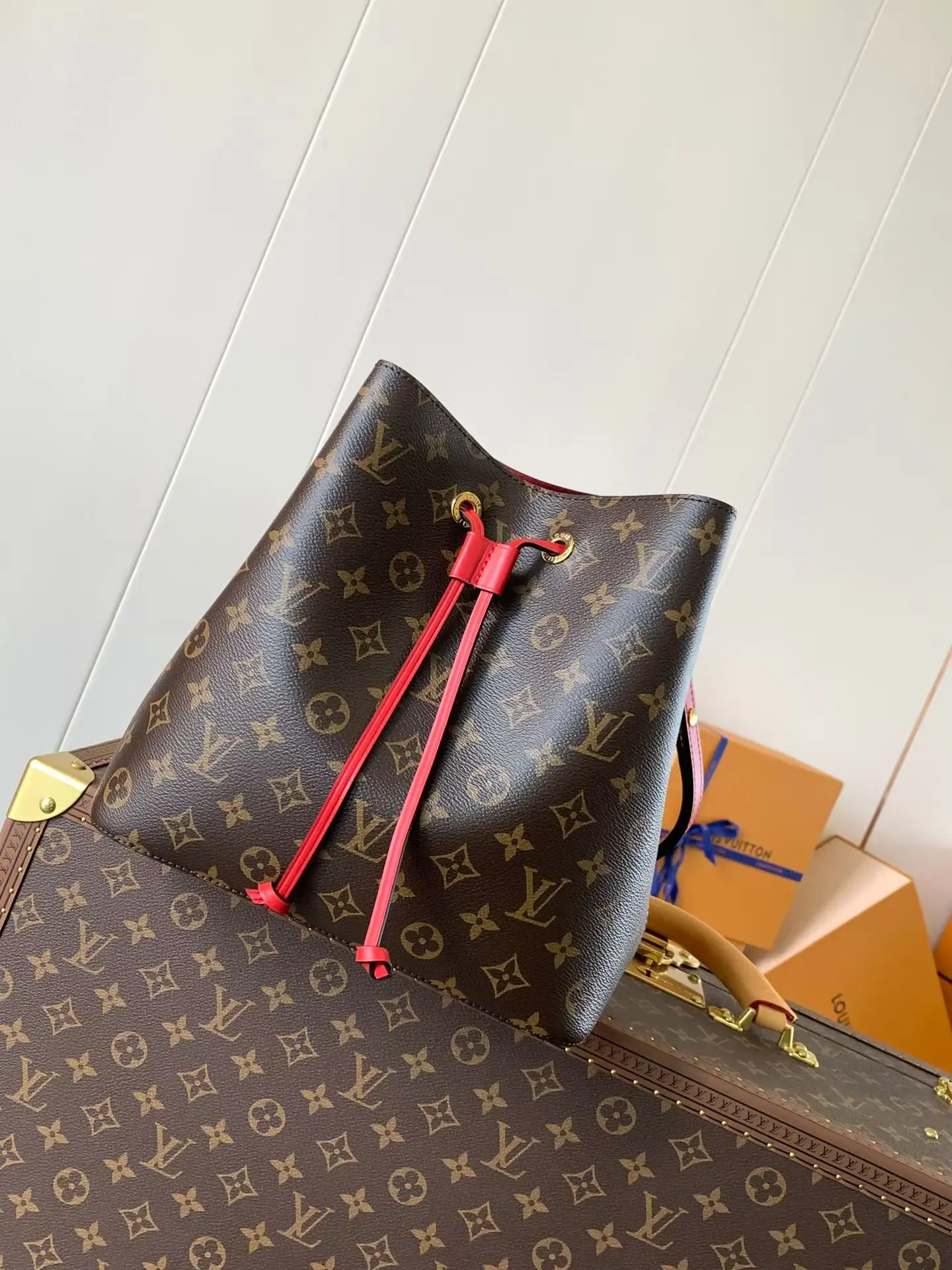 Louis Vuitton M44020 Canvas Handbag Women s Crossbody Bag Louis Vuitton M44020 Canvas Handbag Women s Crossbody Bag