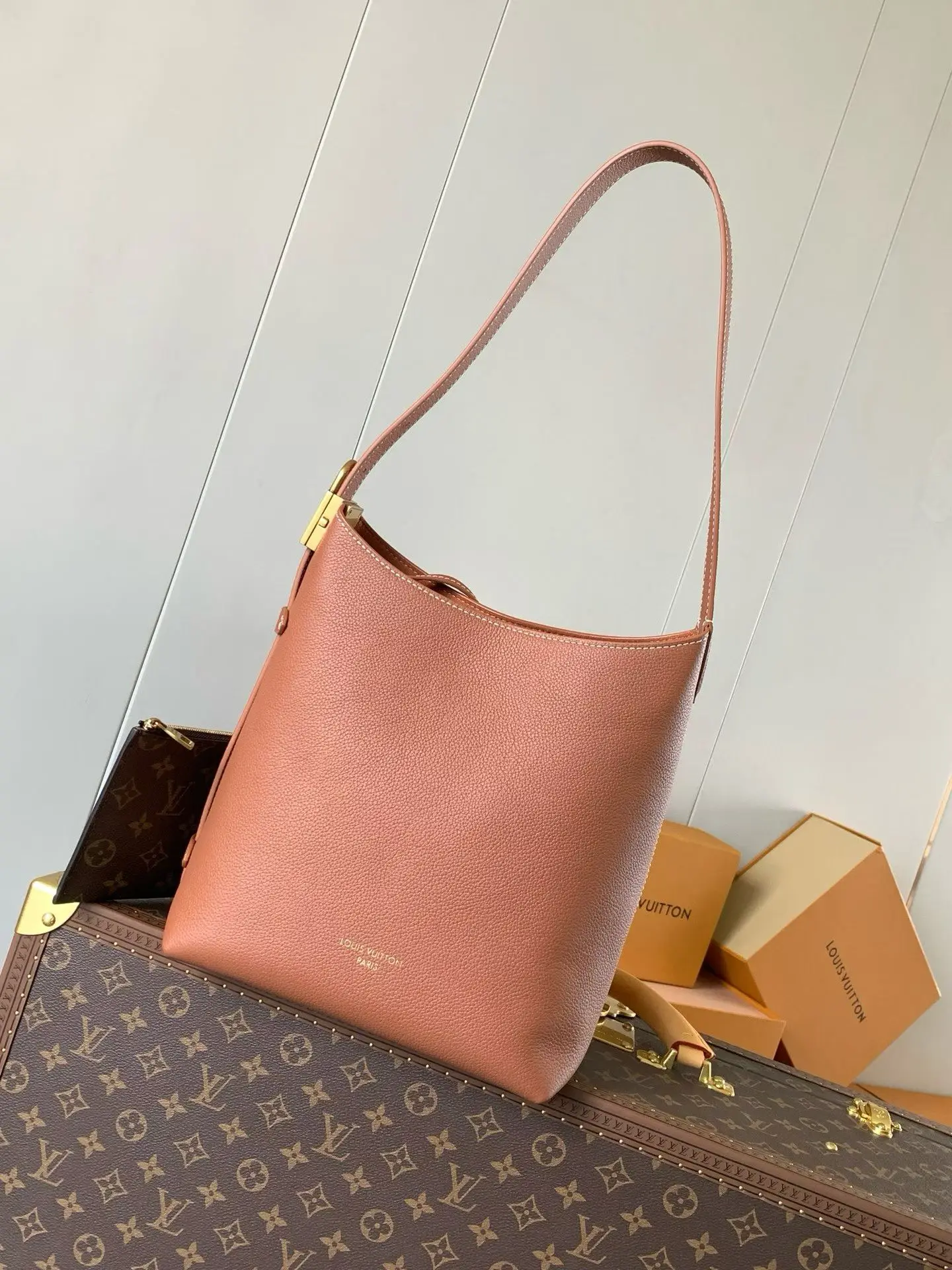 Louis Vuitton M25354 grain leather handbag women s shoulder bag