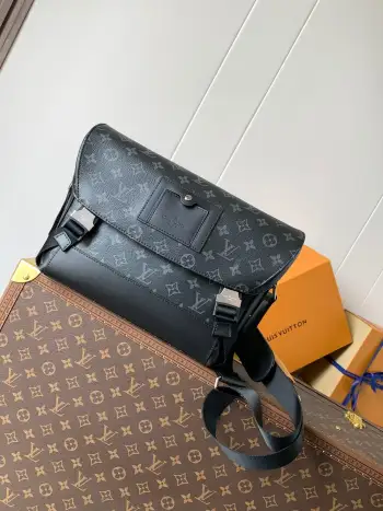 M40511 Medium Messenger Bag Men s Crossbody Bag Replica Louis Vuitton mens bags