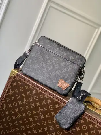 M46340 grain leather messenger bag women s crossbody bag Replica Louis Vuitton womens bags