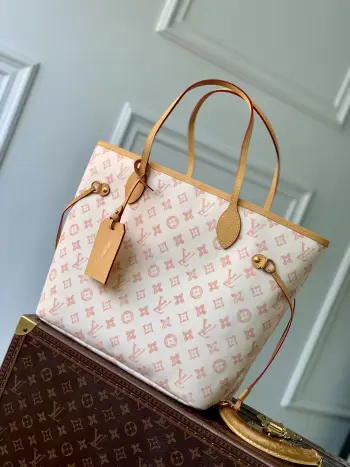 M27521 Color-Contrast Leather Handbag Women s Crossbody Bag Replica Louis Vuitton womens bags