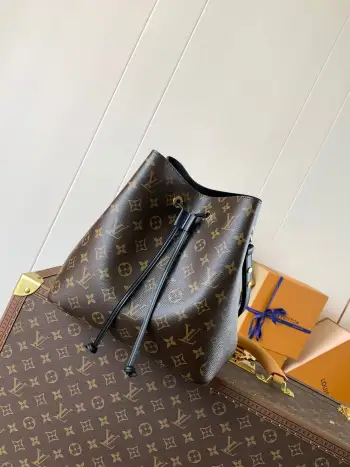 M44021 Canvas Handbag Women s Crossbody Bag Replica Louis Vuitton womens bags