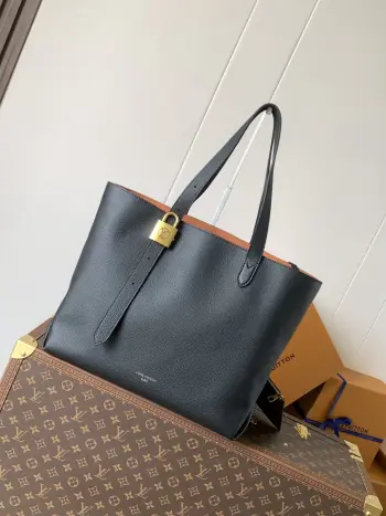 M25341 grain leather handbag women s shoulder bag Replica Louis Vuitton womens bags
