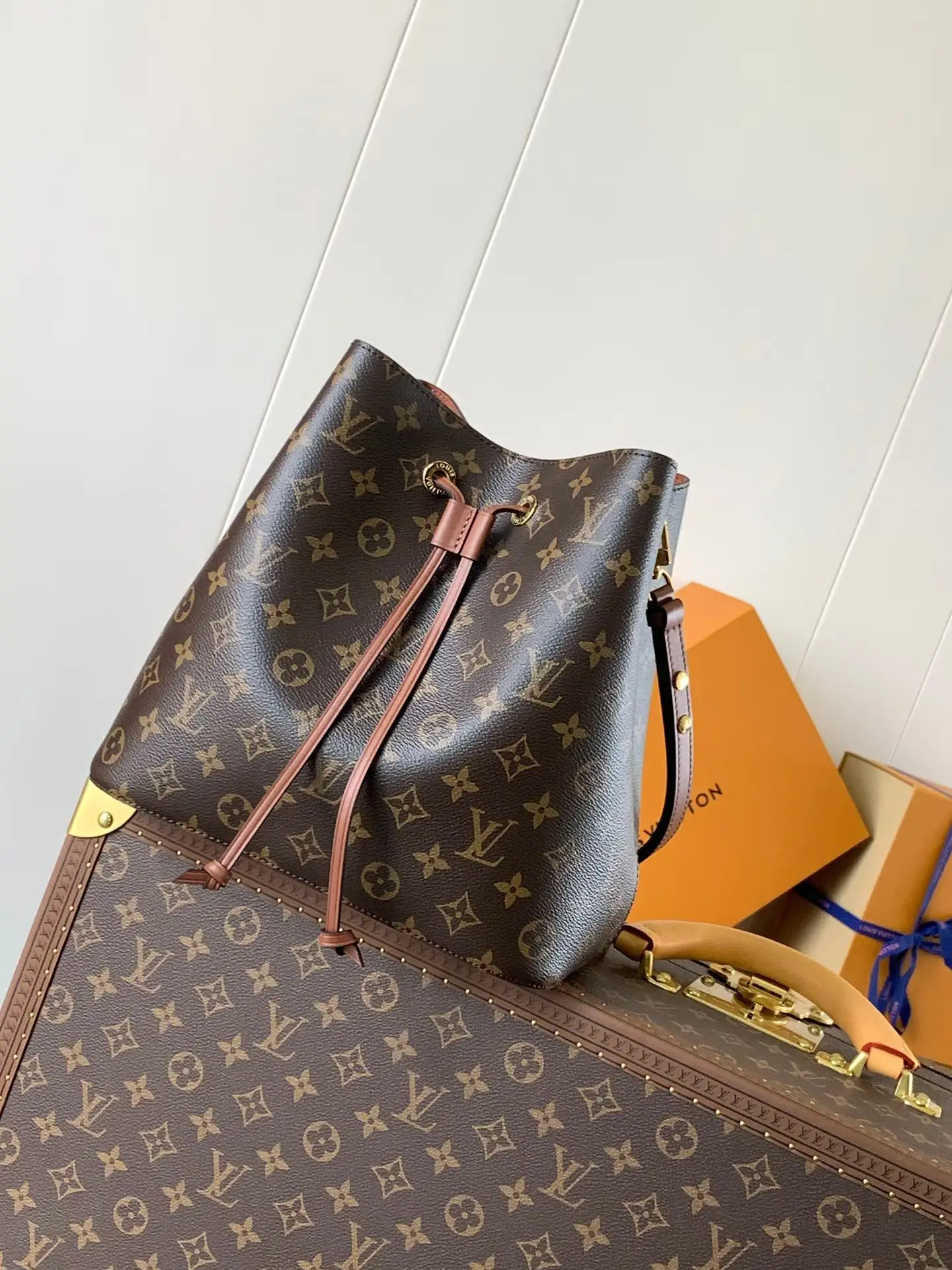 Louis Vuitton M44021 Canvas Handbag Women s Crossbody Bag Louis Vuitton M44021 Canvas Handbag Women s Crossbody Bag