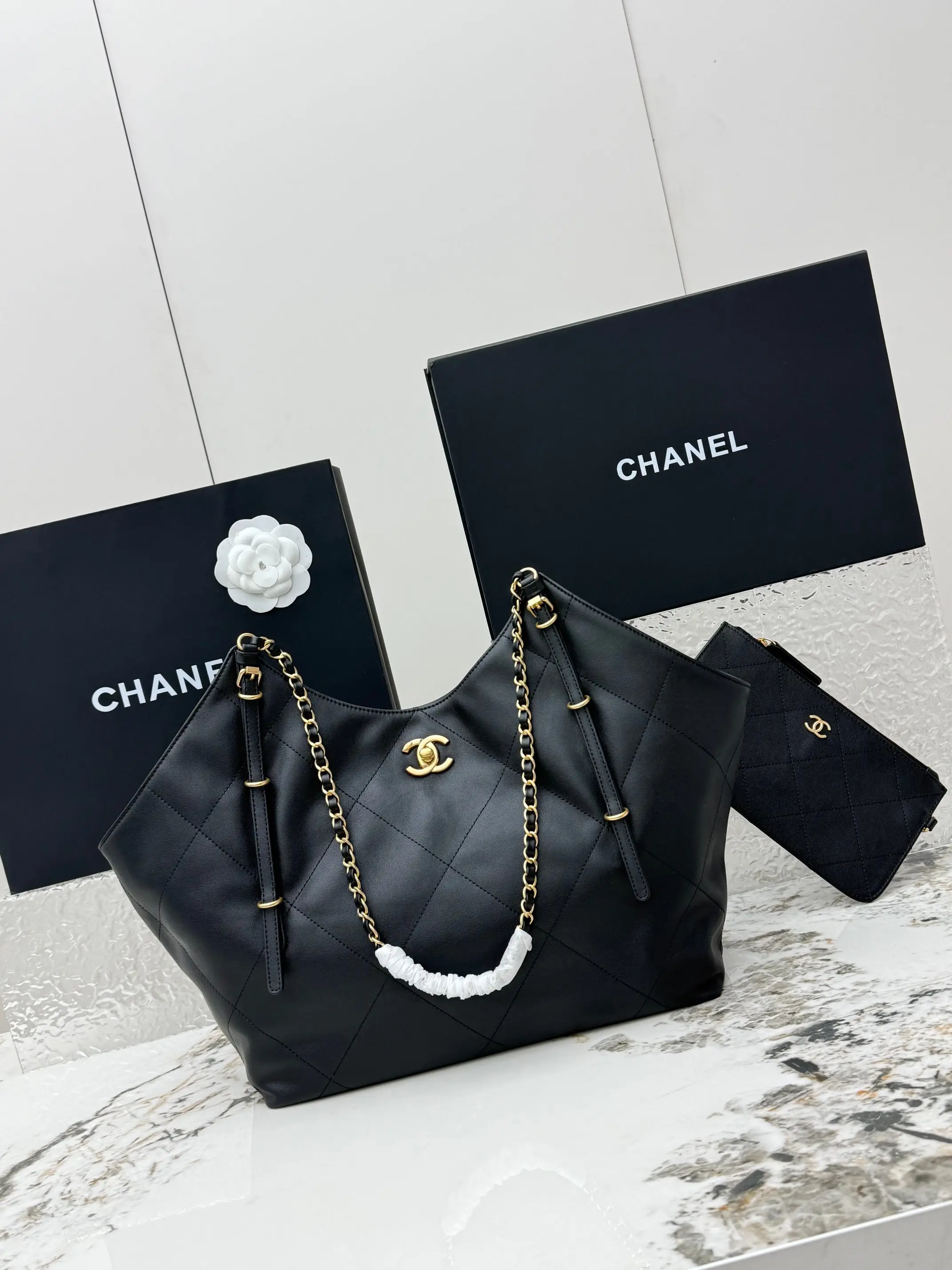 Chanel AS5466 Diamond Pattern Chain Tote Bag Women s Shoulder Bag Chanel AS5466 Diamond Pattern Chain Tote Bag Women s Shoulder Bag