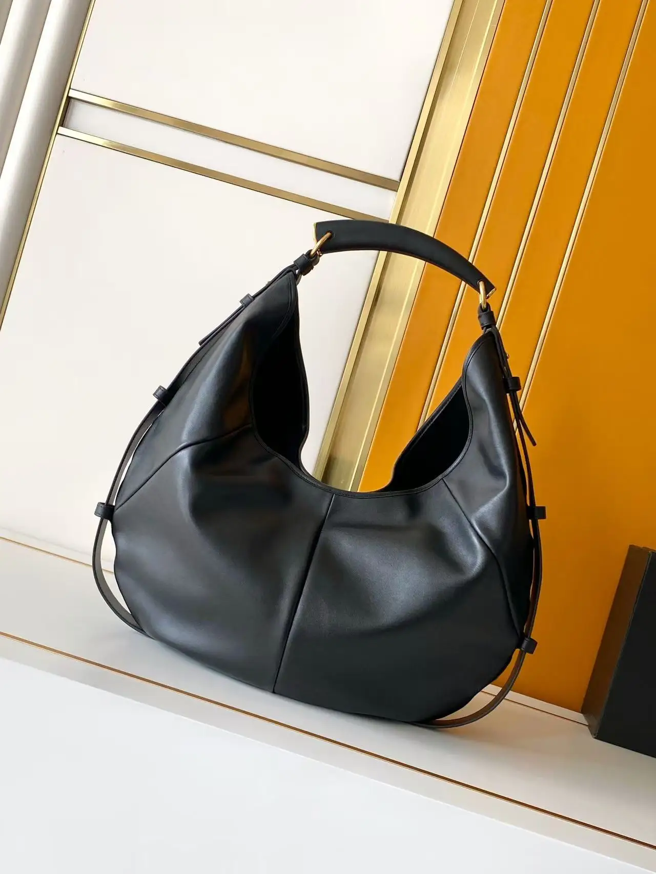 SAINT LAURENT 848811 Latest Model New Moon Handbag Women s Shoulder Bag SAINT LAURENT 848811 Latest Model New Moon Handbag Women s Shoulder Bag