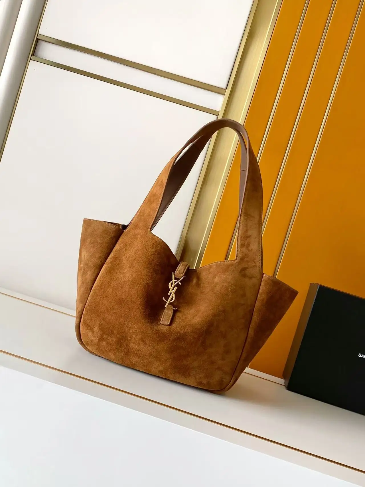 SAINT LAURENT 779029 East-West style tote shopping bag women s shoulder bag SAINT LAURENT 779029 East-West style tote shopping bag women s shoulder bag