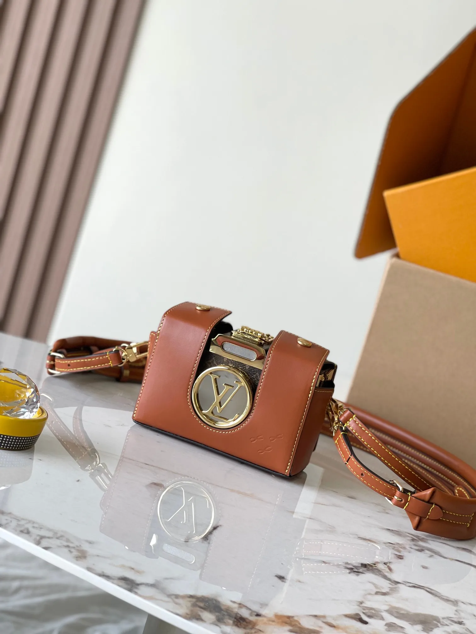 Louis Vuitton M47116 All-Steel Hardware Hard Case Handbag Women s Crossbody Bag Louis Vuitton M47116 All-Steel Hardware Hard Case Handbag Women s Crossbody Bag