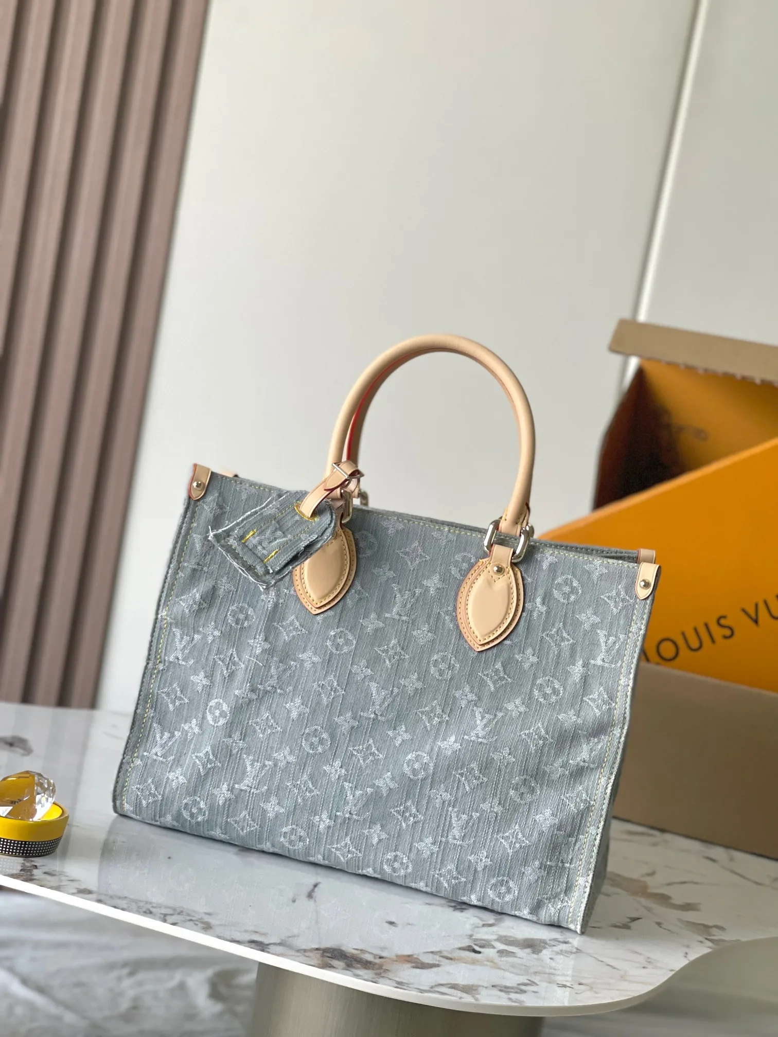 Louis Vuitton M13189 All-Steel Hardware Handbag Women s Shoulder Bag Louis Vuitton M13189 All-Steel Hardware Handbag Women s Shoulder Bag