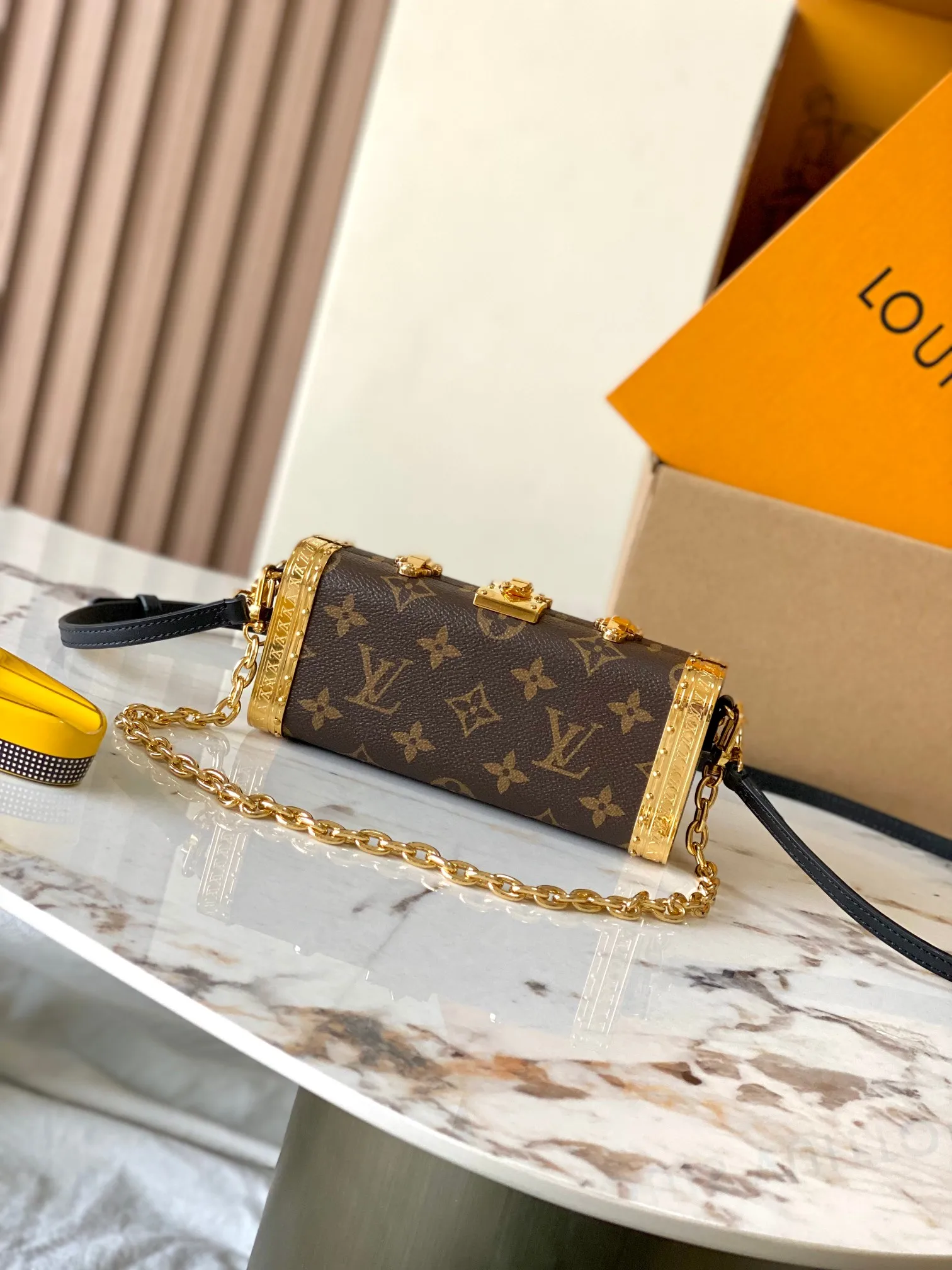 Louis Vuitton M46758 All-Steel Hardware Handbag Women s Crossbody Bag Louis Vuitton M46758 All-Steel Hardware Handbag Women s Crossbody Bag