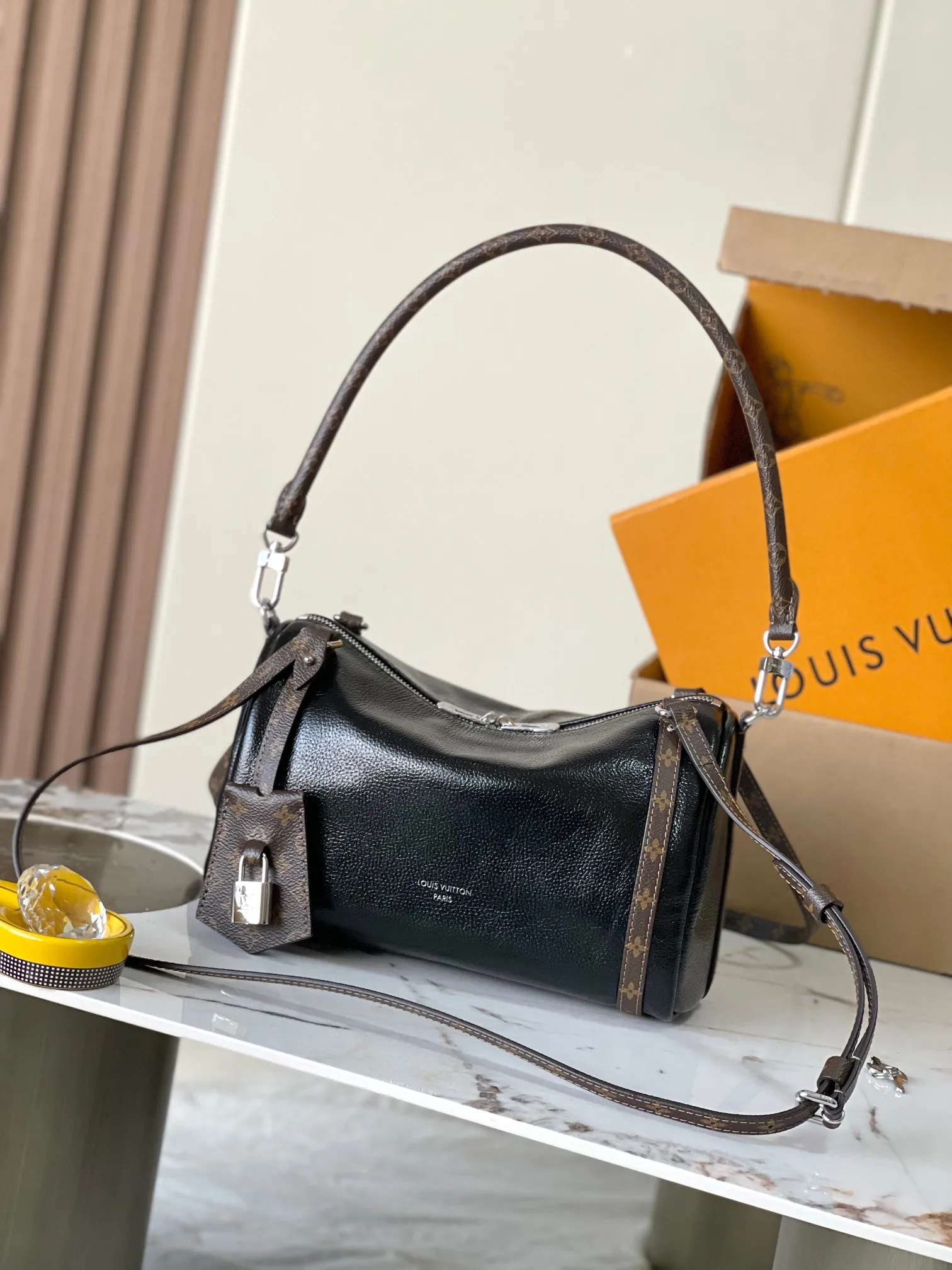Louis Vuitton M27920 All-Steel Hardware Handbag Women s Crossbody Bag Louis Vuitton M27920 All-Steel Hardware Handbag Women s Crossbody Bag