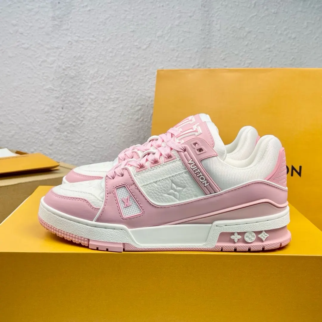 Louis Vuitton Low-top fashionable sneakers, couple s sports shoes Louis Vuitton Low-top fashionable sneakers, couple s sports shoes