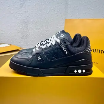 Low-top fashionable sneakers, couple s sports shoes Replica Louis Vuitton Mens Sneakers