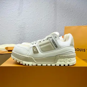 Low-top fashionable sneakers, couple s sports shoes Replica Louis Vuitton Mens Sneakers