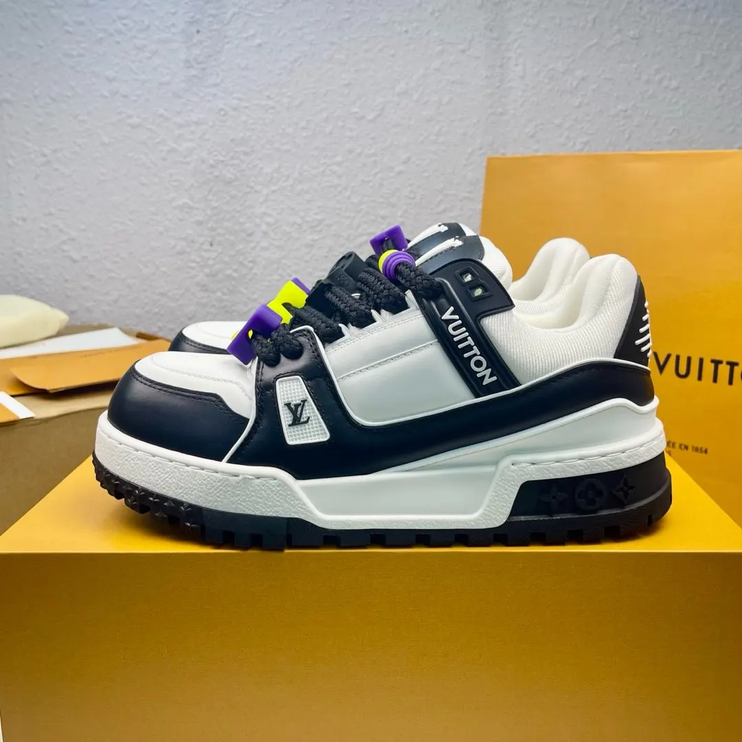 Louis Vuitton Low-top fashionable sneakers, couple s sports shoes Louis Vuitton Low-top fashionable sneakers, couple s sports shoes
