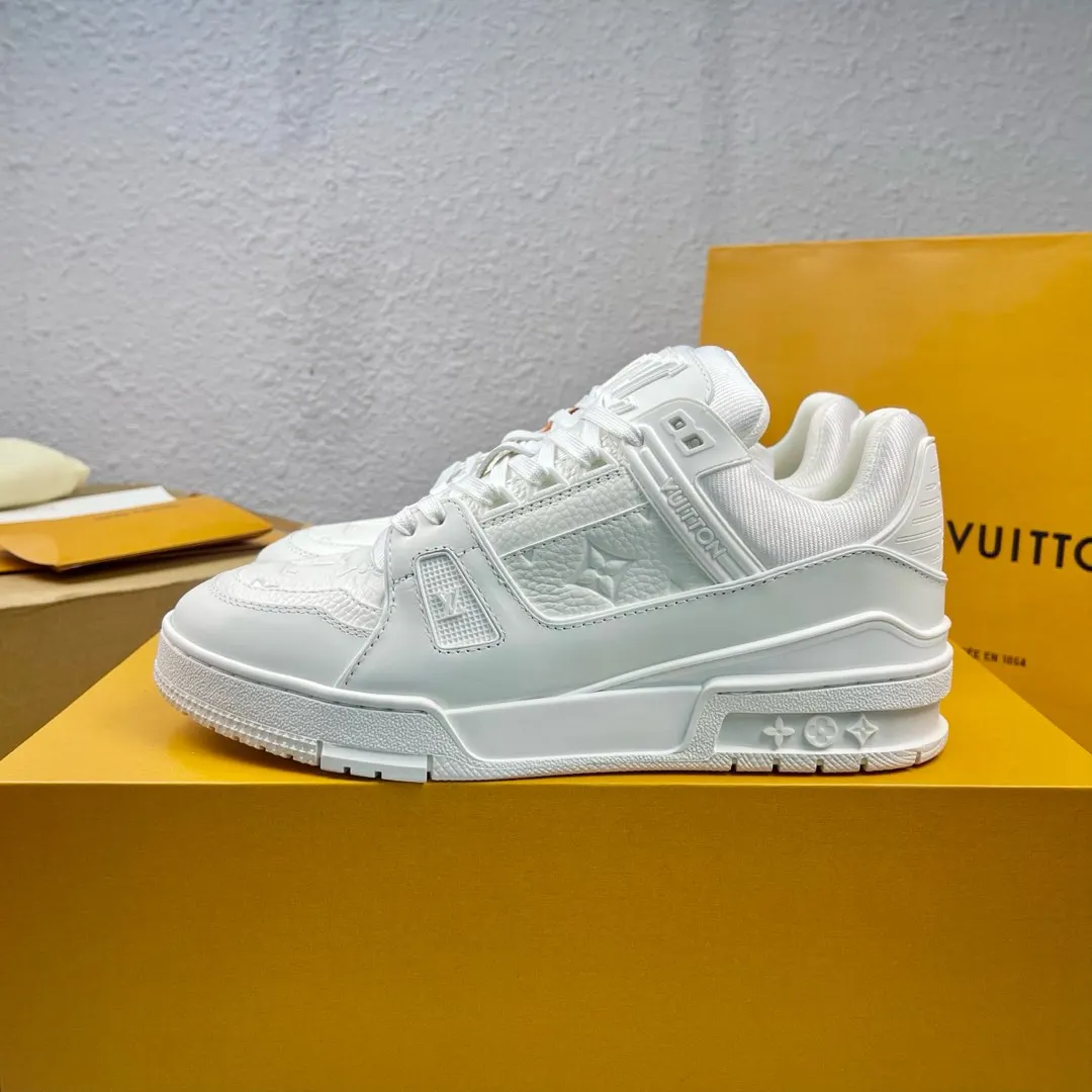 Louis Vuitton Low-top fashionable sneakers, couple s sports shoes Louis Vuitton Low-top fashionable sneakers, couple s sports shoes
